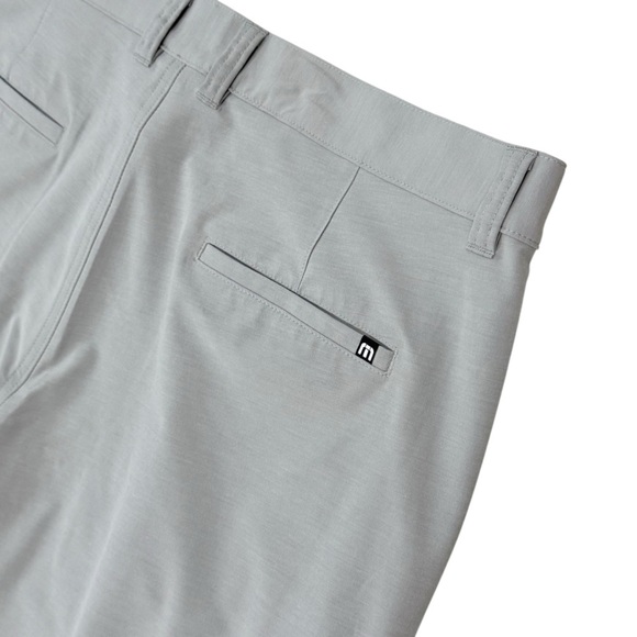 Travis Mathew Tech Chino Shorts 8” SLEET Gray Solid NWT Golf Active Casual SZ 40 - Picture 11 of 11